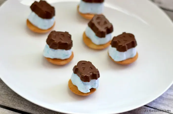 Deconstructed Blueberry Game Day S'mores #TeamJellO #shop
