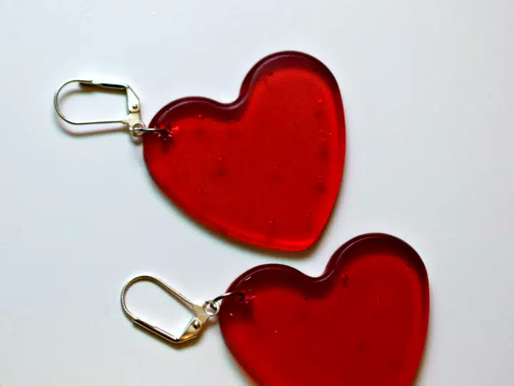 Easy to make pony bead heart earrings!