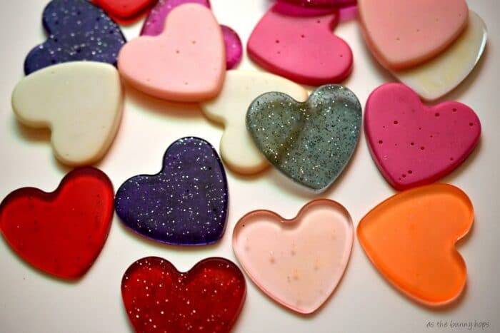 Make easy and fun plastic hearts from Pony Beads! They're a great start to your Valentine's Day crafting projects!