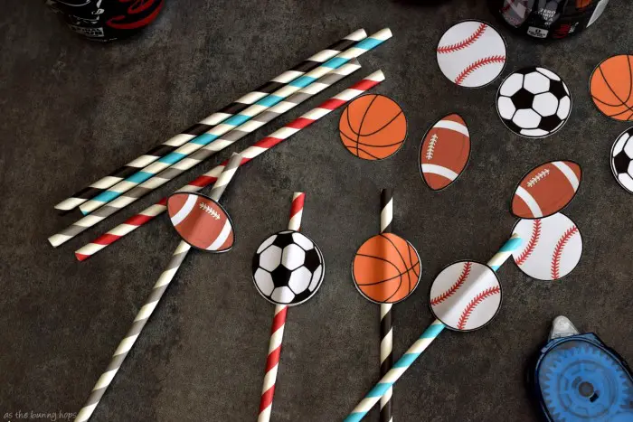It's fun to make your own sports themed straws! #FinalFourPack #ad