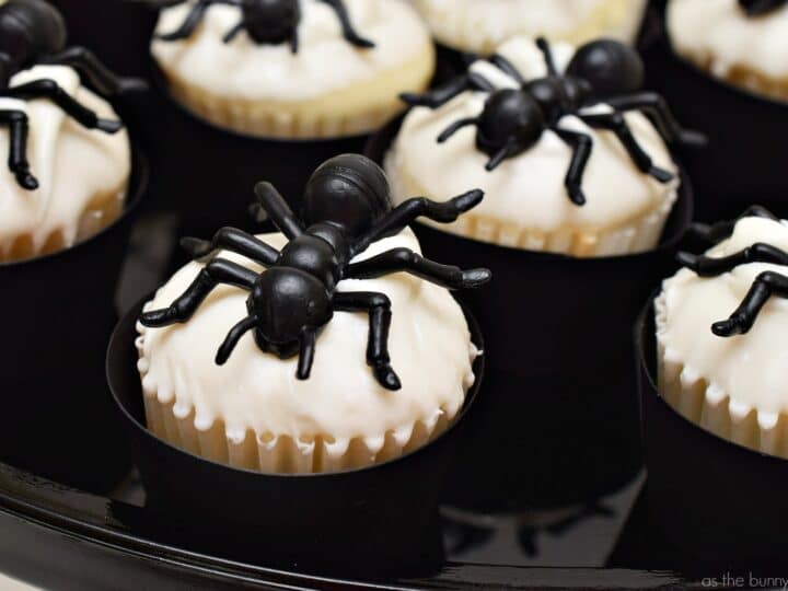 Mini Ant-Man Cupcakes are perfect for Halloween and Avengers parties! Or Halloween Avengers parties!