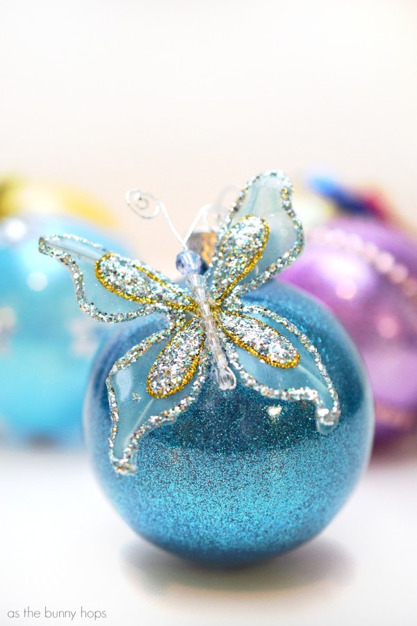 I'm making kid-friendly, Disney Princess-Inspired Christmas Ornaments. And there's not a glue gun in sight!