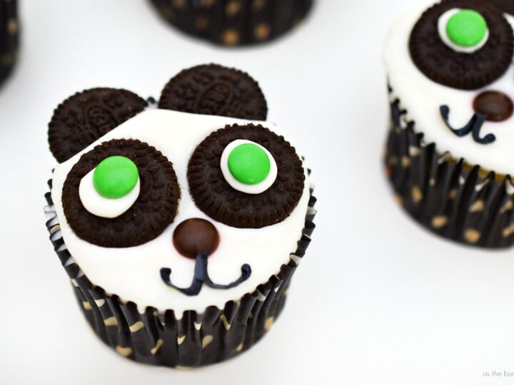 I have easy to make panda cupcakes-perfect for a Kung Fu Panda movie night or party!