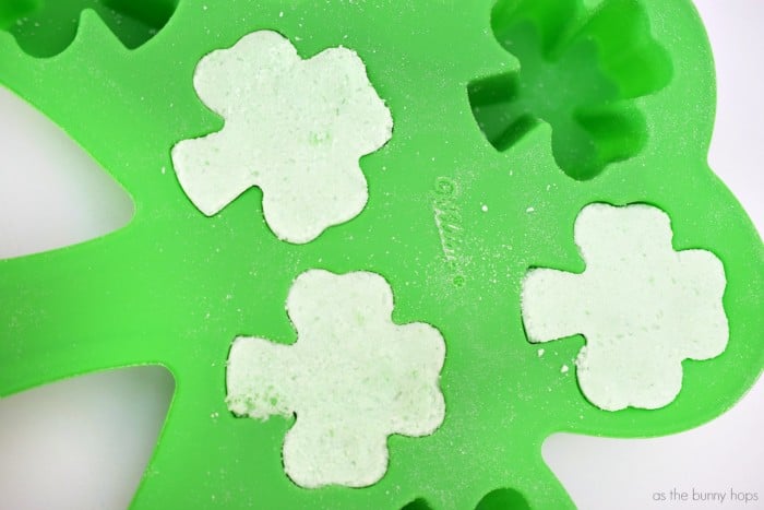 Celebrate St. Patrick's Day with easy to make Shamrock Bath Bombs!