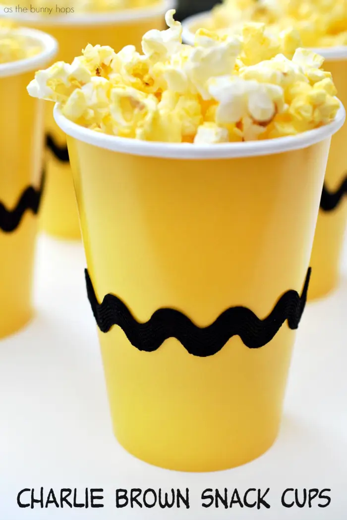 Celebrate family movie night with The Peanuts Movie and these fun Charlie Brown snack cups!