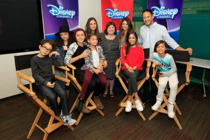They're one big family! Get a behind the scenes look with the cast of Stuck In The Middle. 