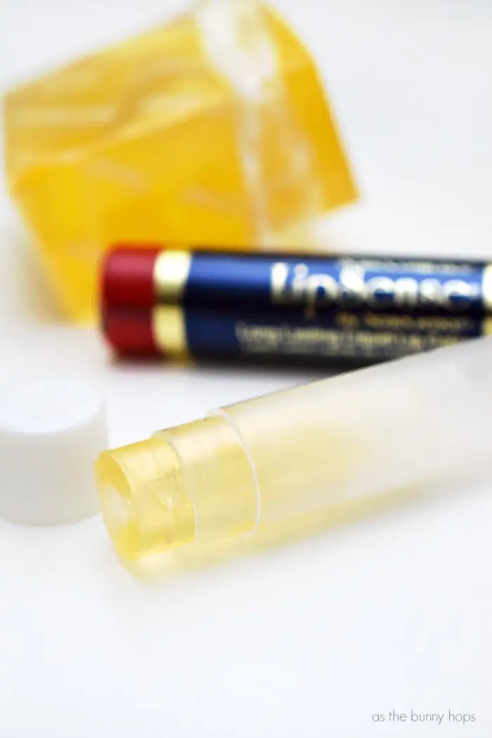 Here's another way to make your own DIY LipSense remover that's perfect for travel! This version is great for making multiples if you want to give them as gifts.