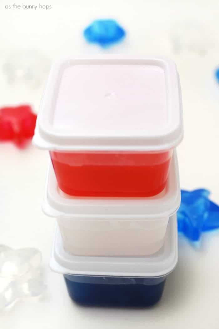 This borax-free red, white and blue slime makes the perfect party favor for your 4th of July celebration! 