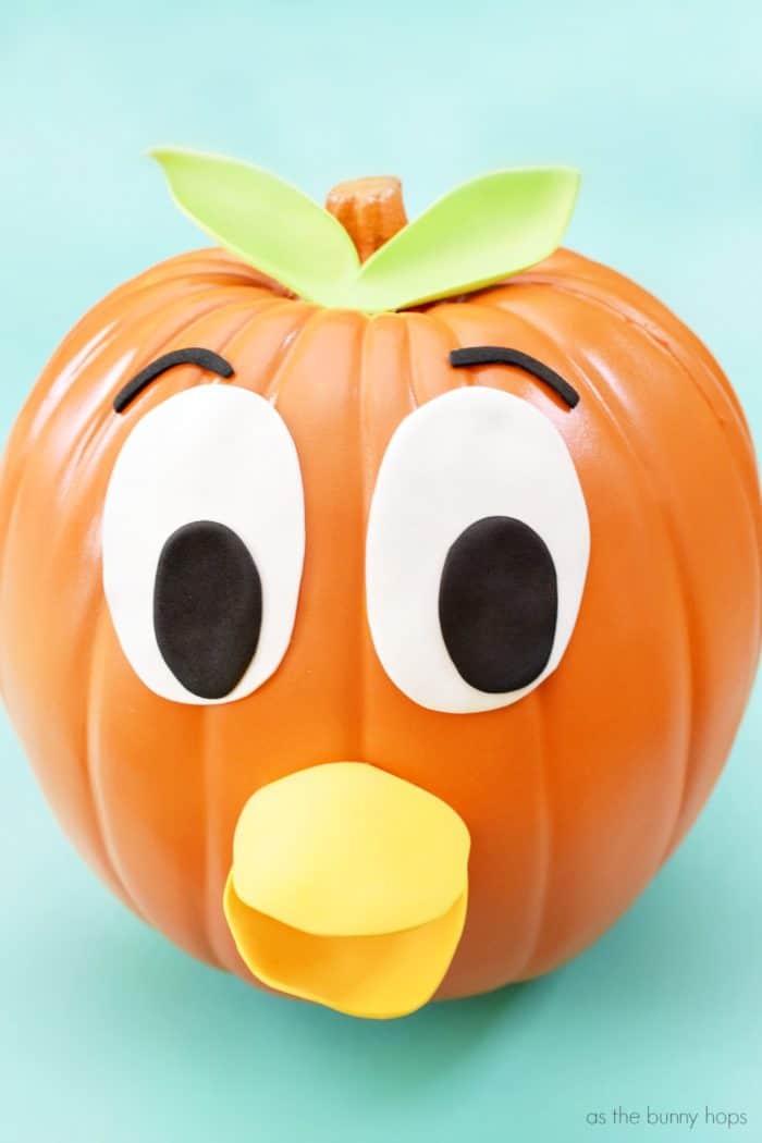 Celebrate the classic Magic Kingdom character this Halloween with a DIY Orange Bird Pumpkin! 