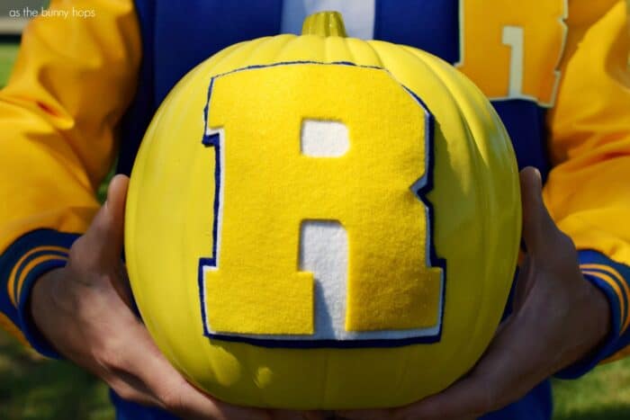 Whether you're a fan of Varchie or think Barchie is end game, this easy to make Riverdale pumpkin is the Halloween DIY for you!
