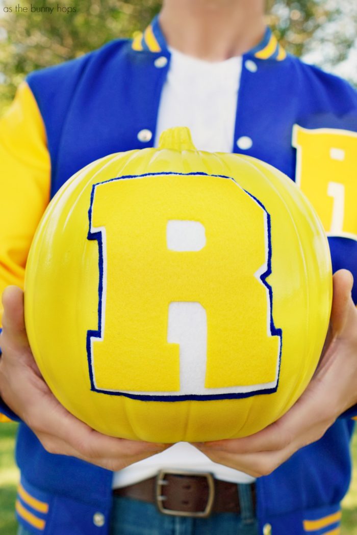 Whether you're a fan of Varchie or think Barchie is end game, this easy to make Riverdale pumpkin is the Halloween DIY for you!