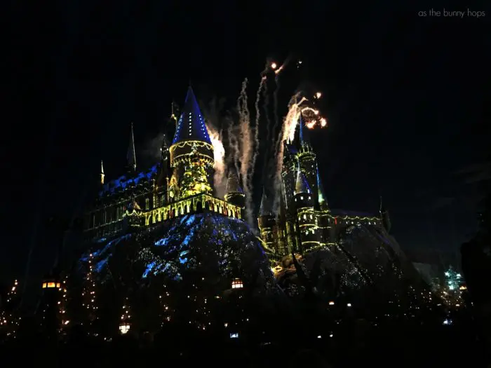 Hogwarts Christmas Lights Fireworks. You'll have a magical time when you celebrate Grinchmas and Christmas In The Wizarding World Of Harry Potter at Universal Studios Hollywood. 