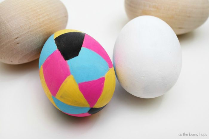 What's this? Make your own adorable DIY Jack and Sally Easter eggs! 