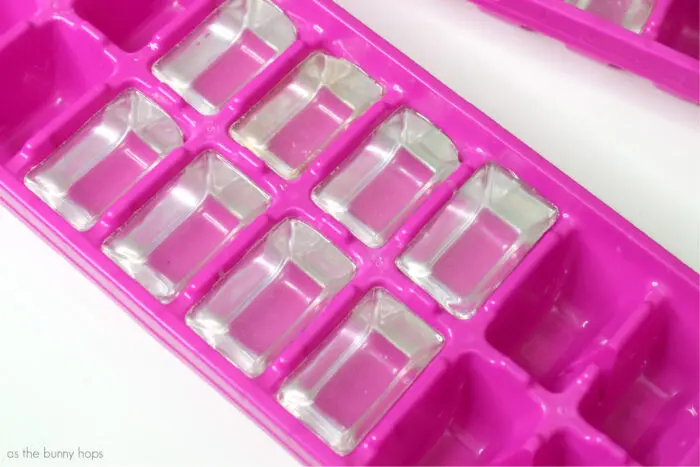 How to make pink ice cubes!! These taste so good! 